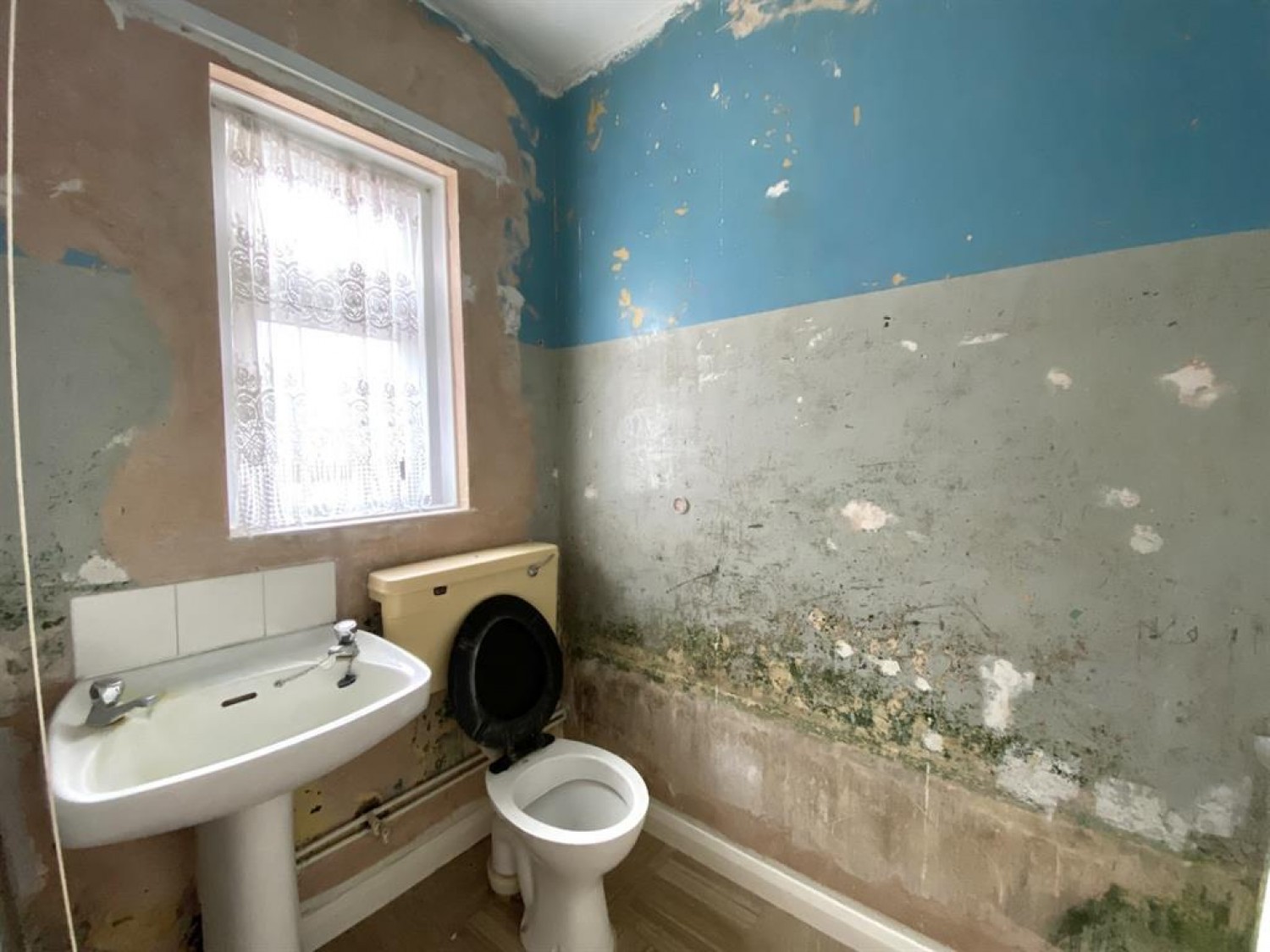 Botwell Common Road, Hayes, Middlesex, UB3 1JD