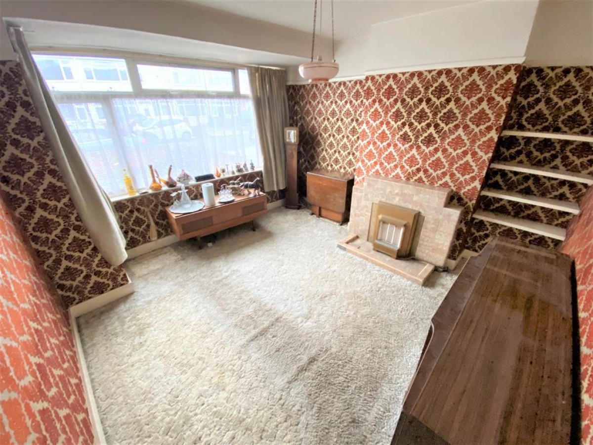 Oakleigh Road, Hillingdon, UB10 9EL