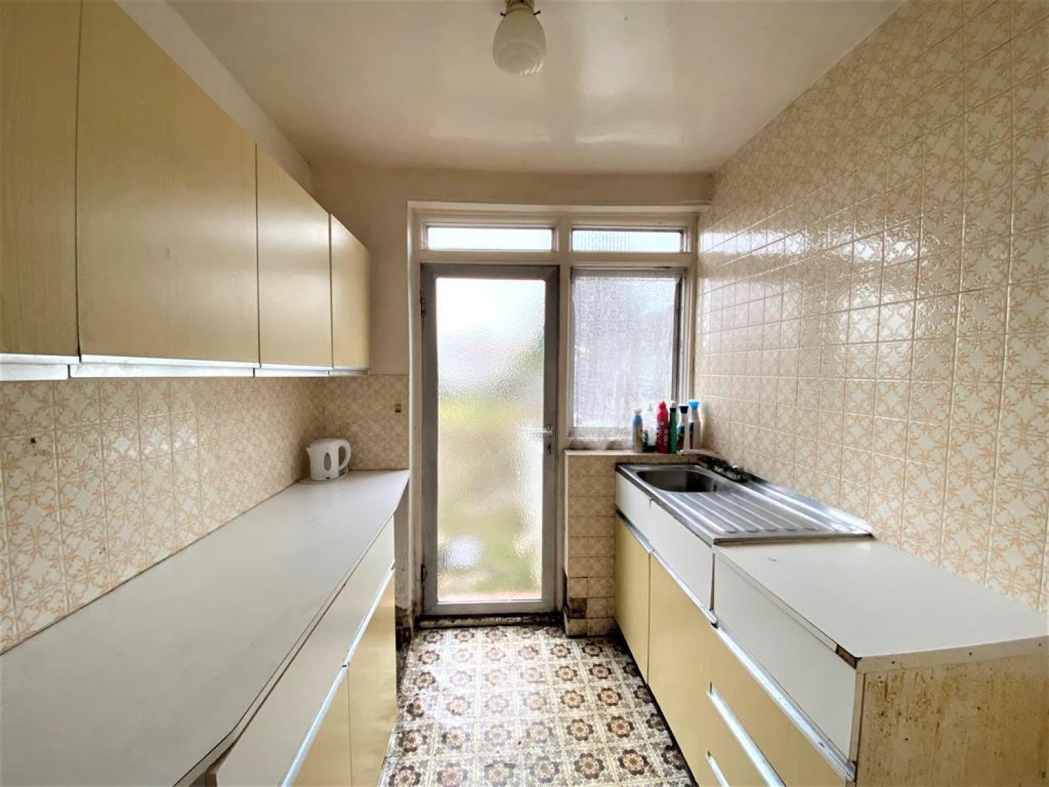 Oakleigh Road, Hillingdon, UB10 9EL