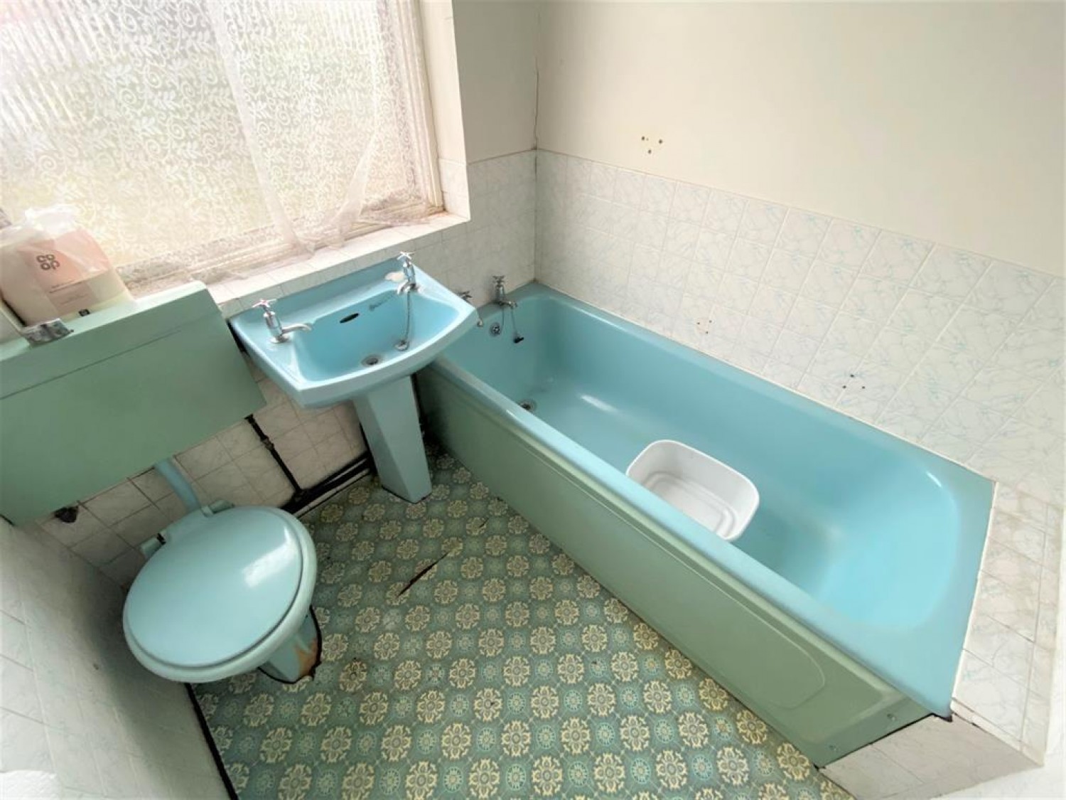 Oakleigh Road, Hillingdon, UB10 9EL