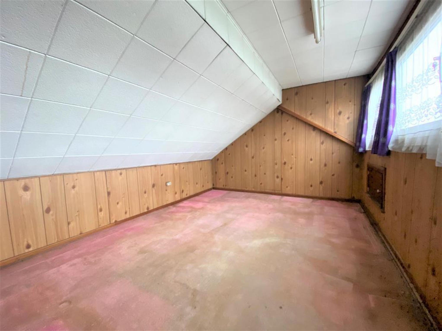 Oakleigh Road, Hillingdon, UB10 9EL