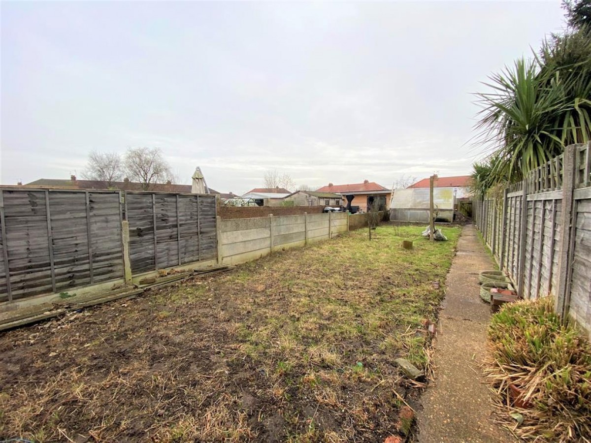 Oakleigh Road, Hillingdon, UB10 9EL