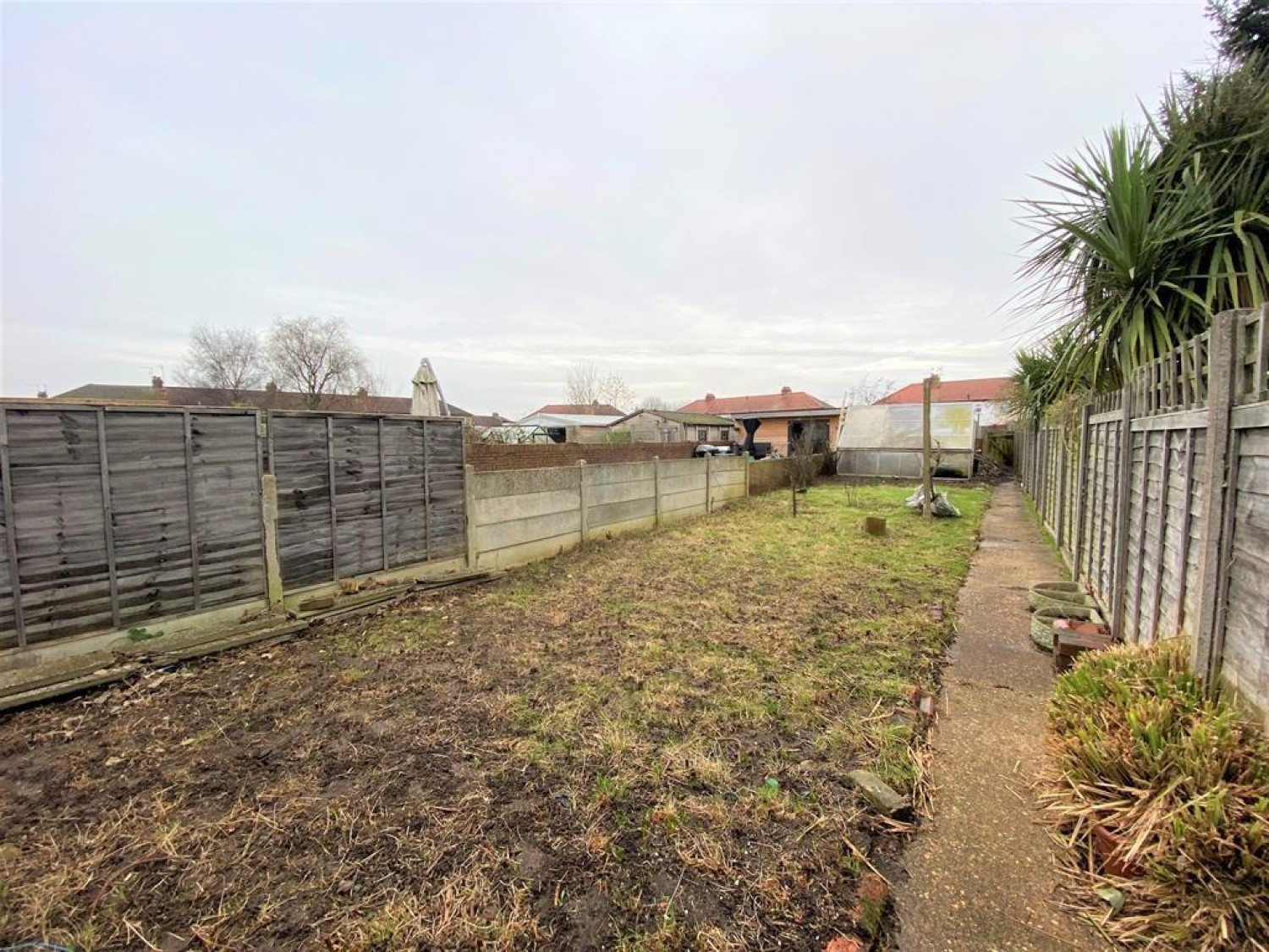 Oakleigh Road, Hillingdon, UB10 9EL