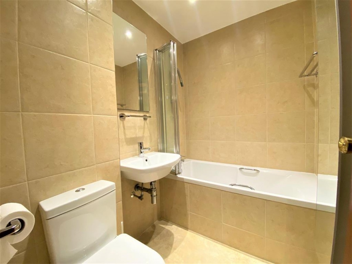 Berrydale Road, Yeading, Middlesex, UB4 9QN