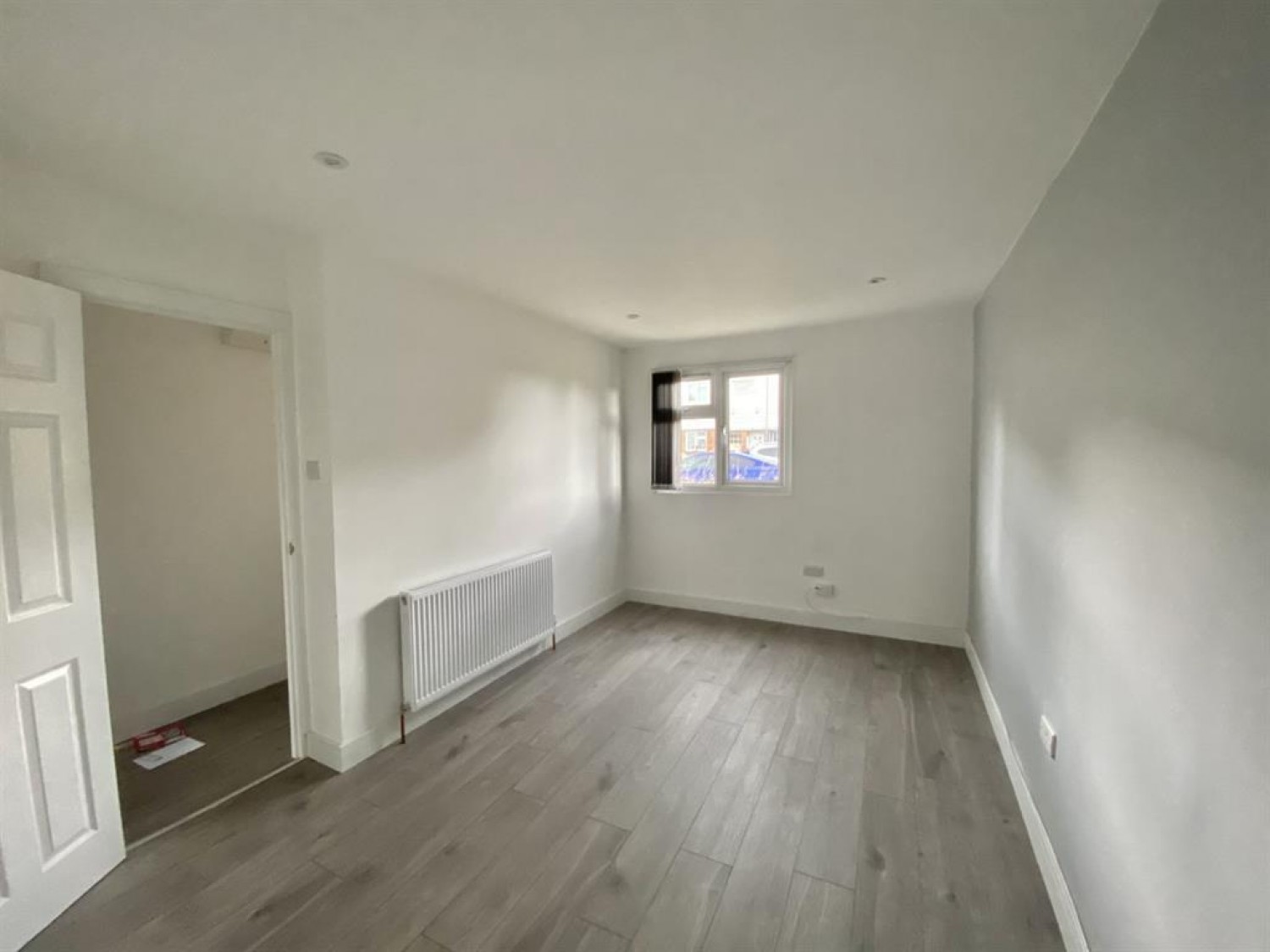 Burns Close, Hayes, UB4 0EJ