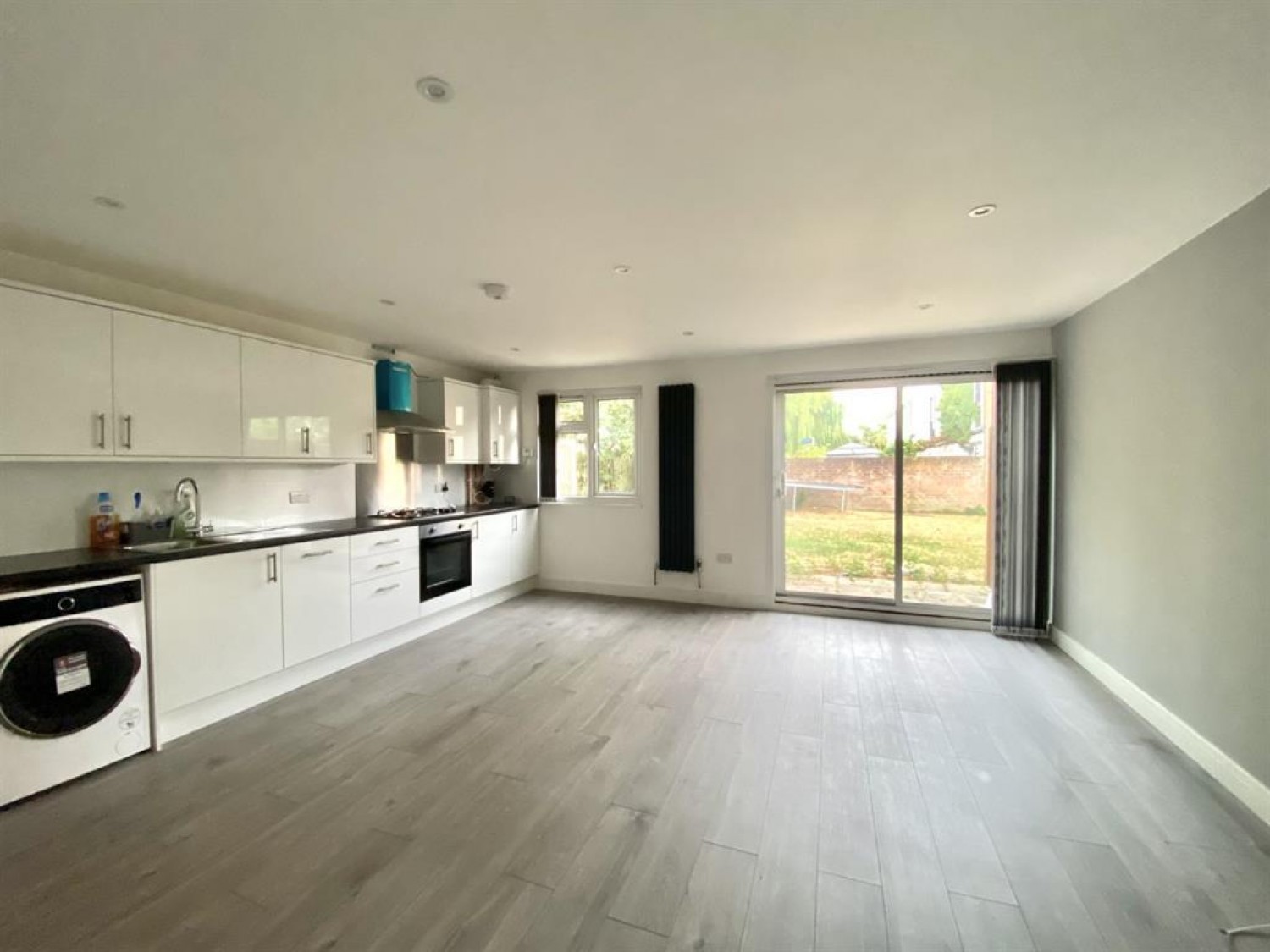 Burns Close, Hayes, UB4 0EJ