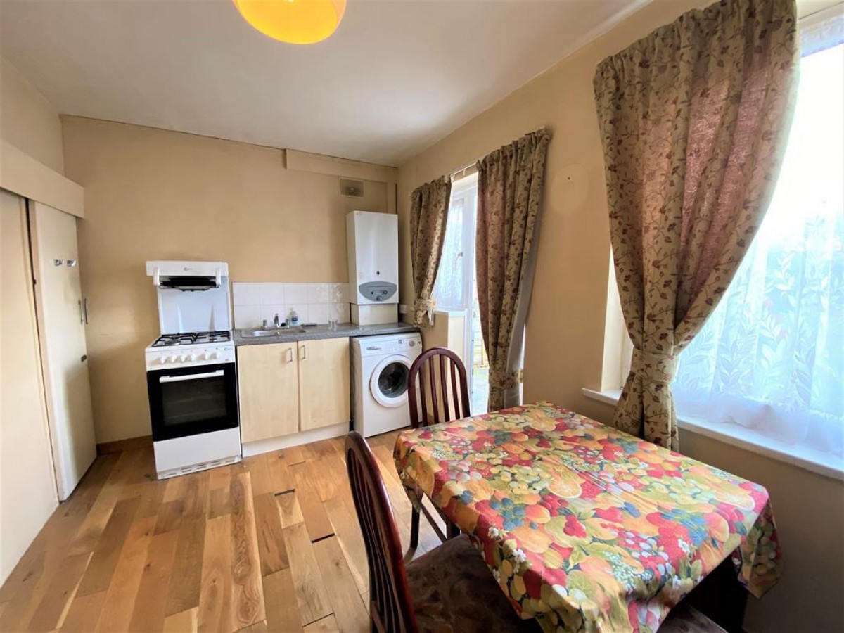 Windsor Park Road, Harlington, Middlesex, UB3 5HZ