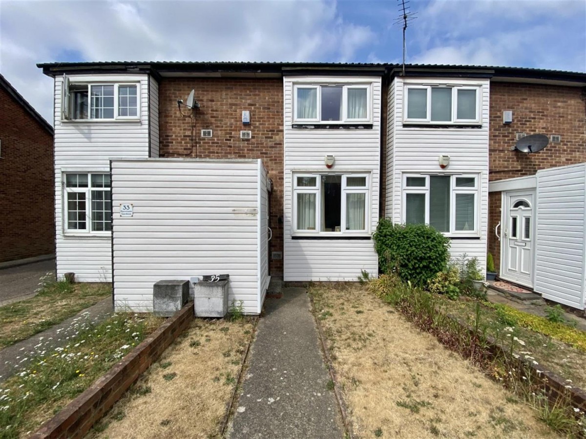 Burnham Gardens, Hayes, Middlesex, UB3 1RB