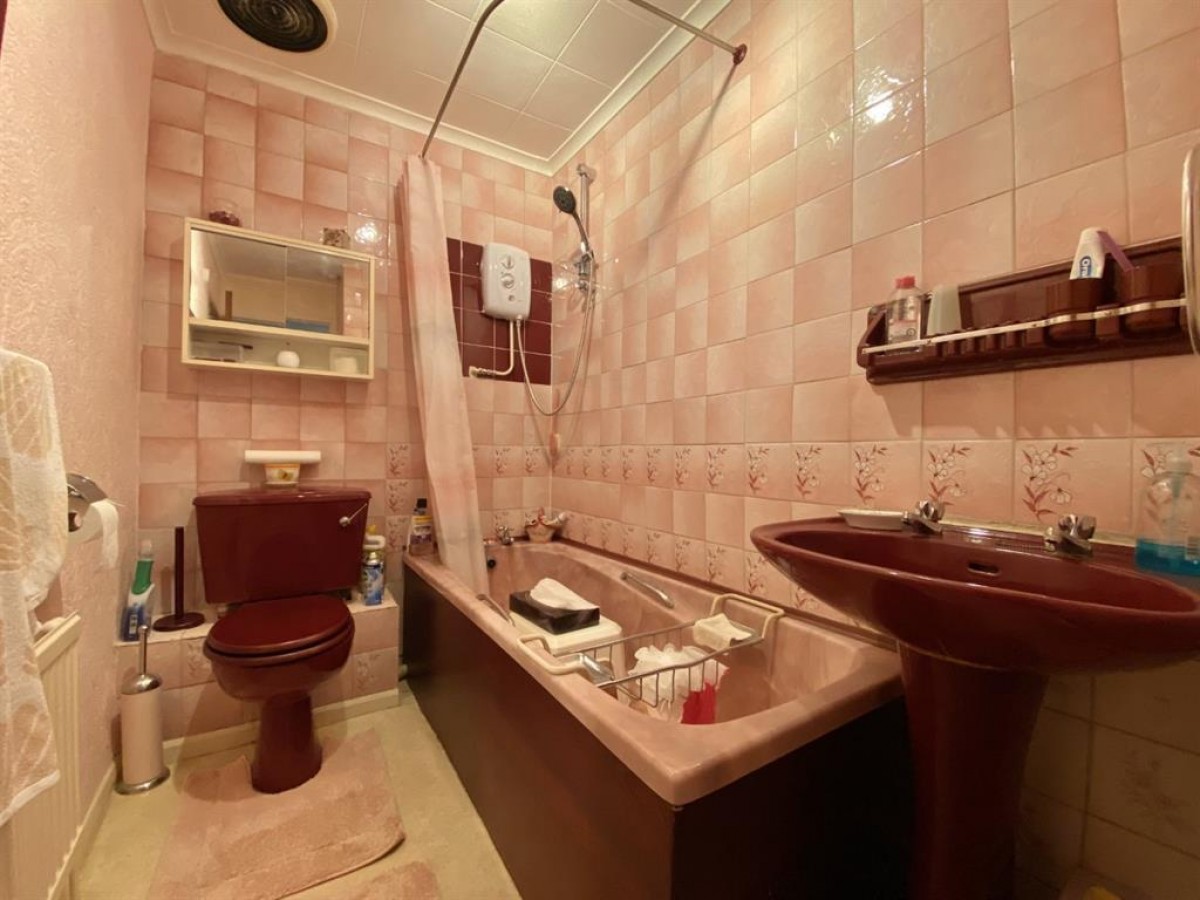 Burnham Gardens, Hayes, Middlesex, UB3 1RB