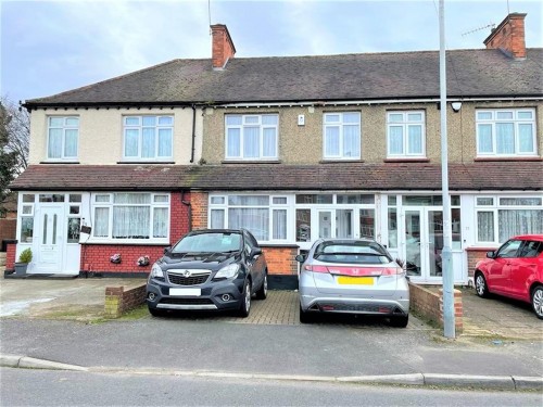 Manton Close, Hayes, Middlesex, UB3 2BA