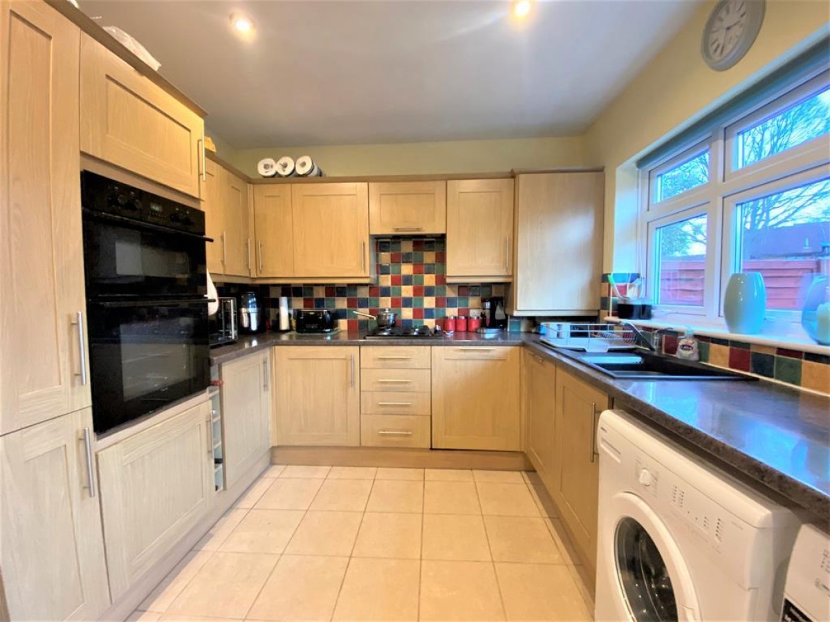 Manton Close, Hayes, Middlesex, UB3 2BA