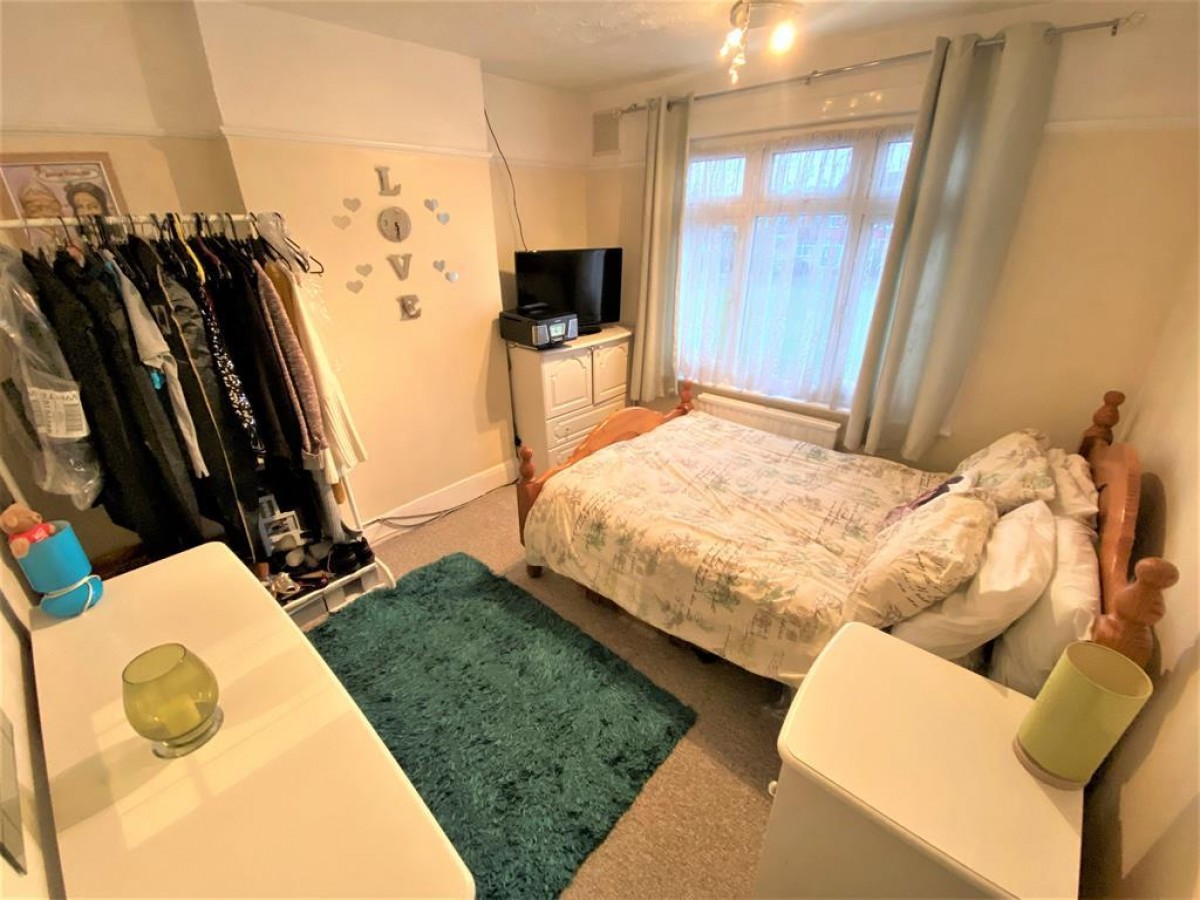 Manton Close, Hayes, Middlesex, UB3 2BA