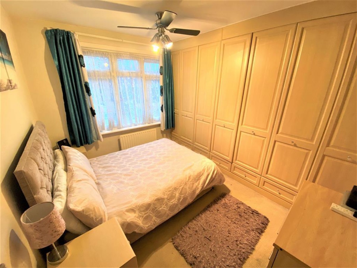 Manton Close, Hayes, Middlesex, UB3 2BA