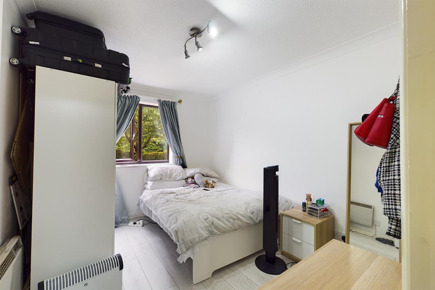 **VIEWINGS FULLY BOOKED** Minster Court, Paynes Road, Southampton