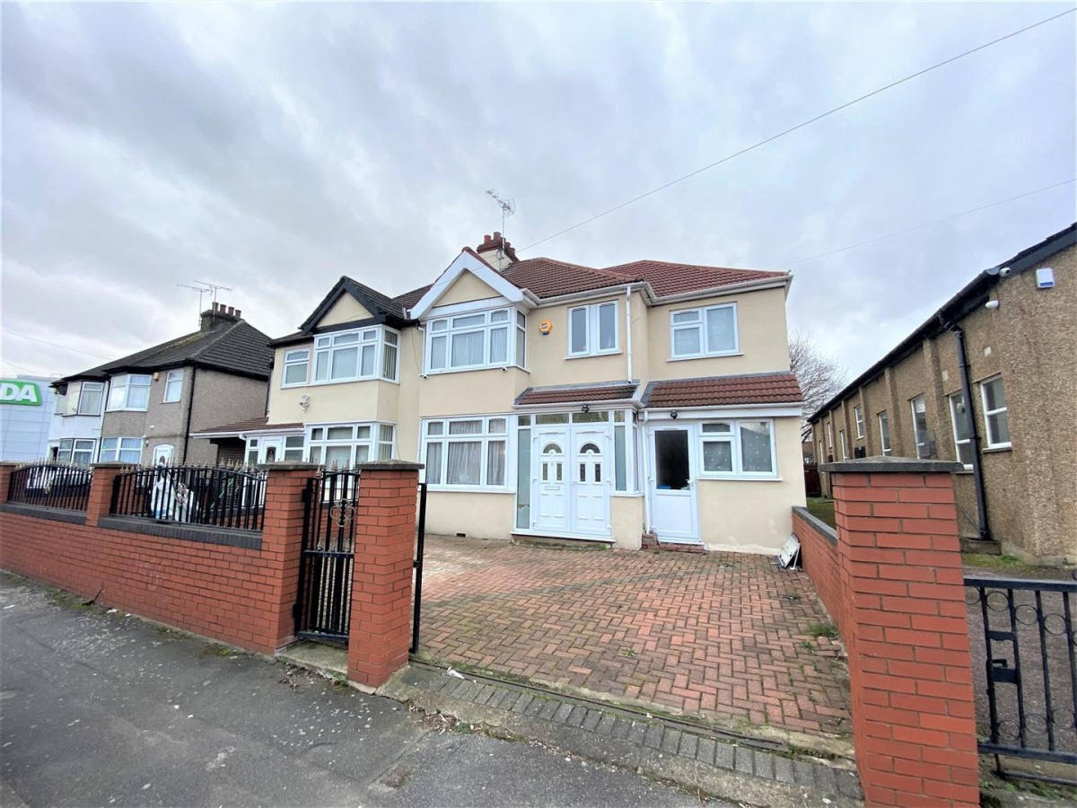 Albert Road, Hayes, Middlesex, UB3 4HR