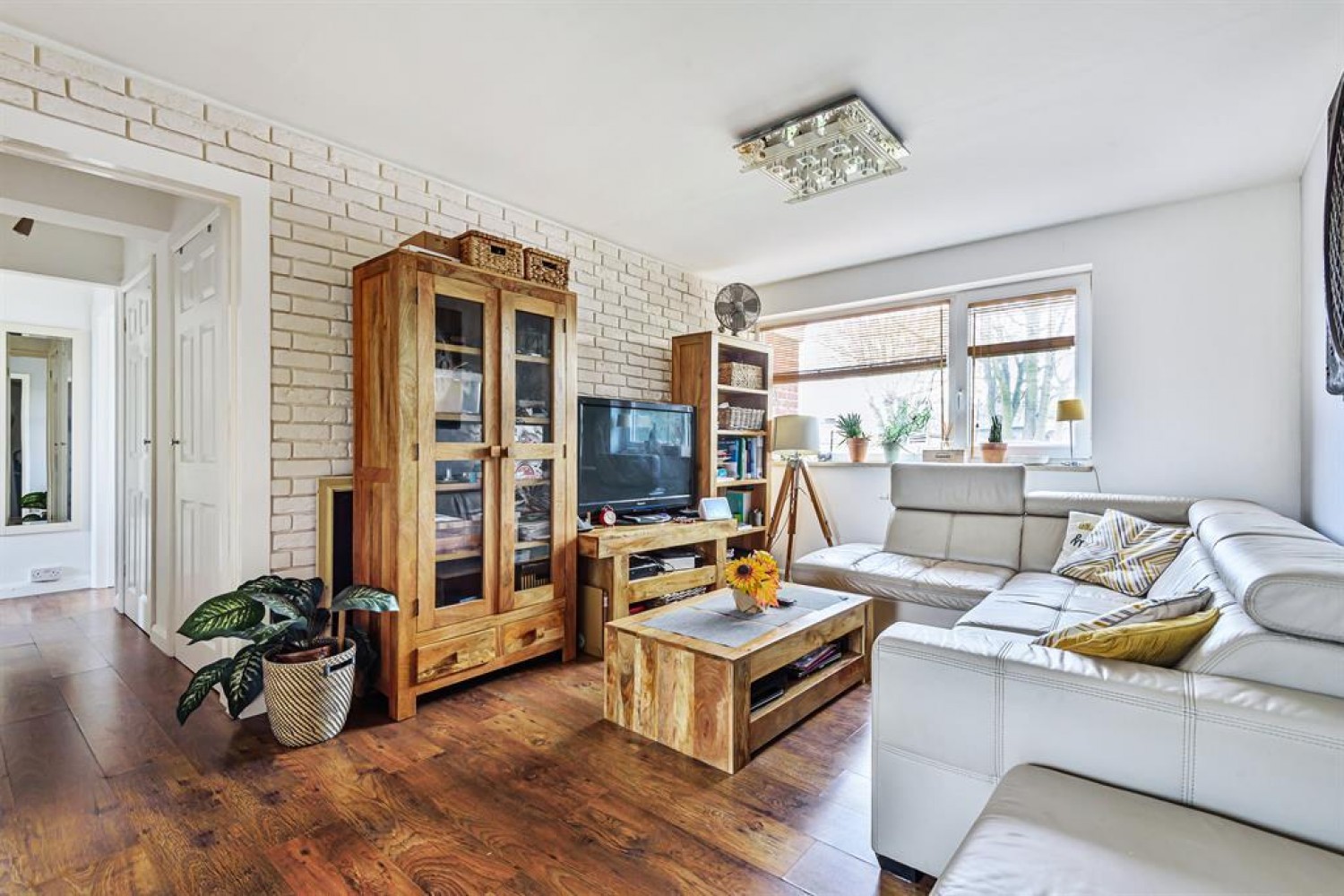 Dallega Close, Hayes, UB31ED