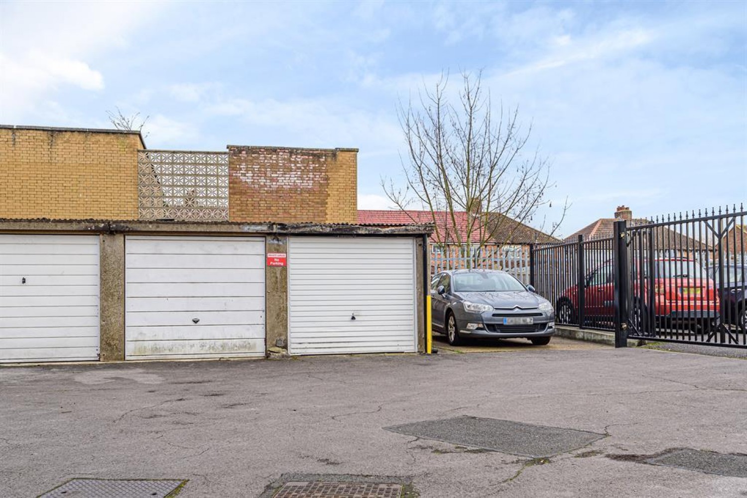 Dallega Close, Hayes, UB31ED