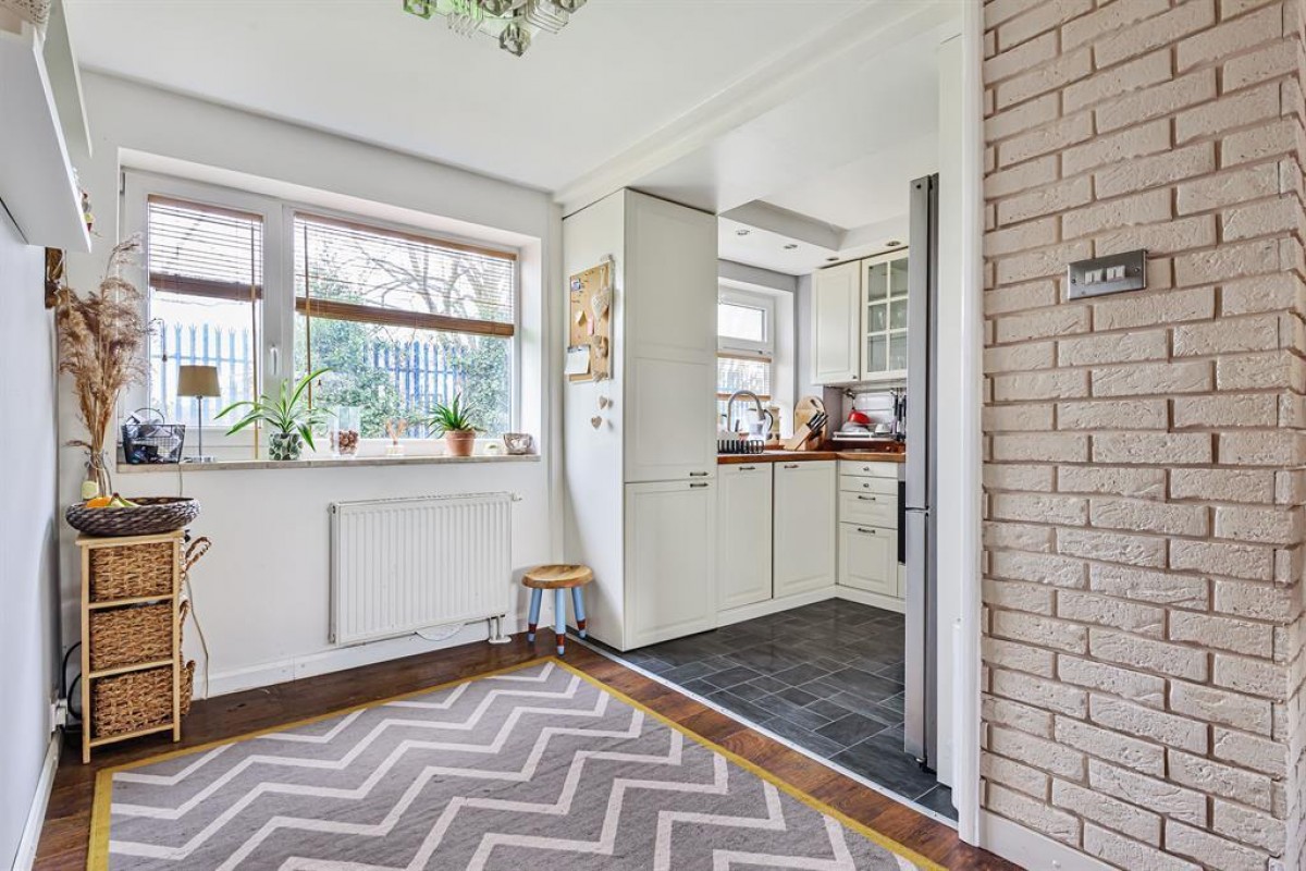 Dallega Close, Hayes, UB31ED