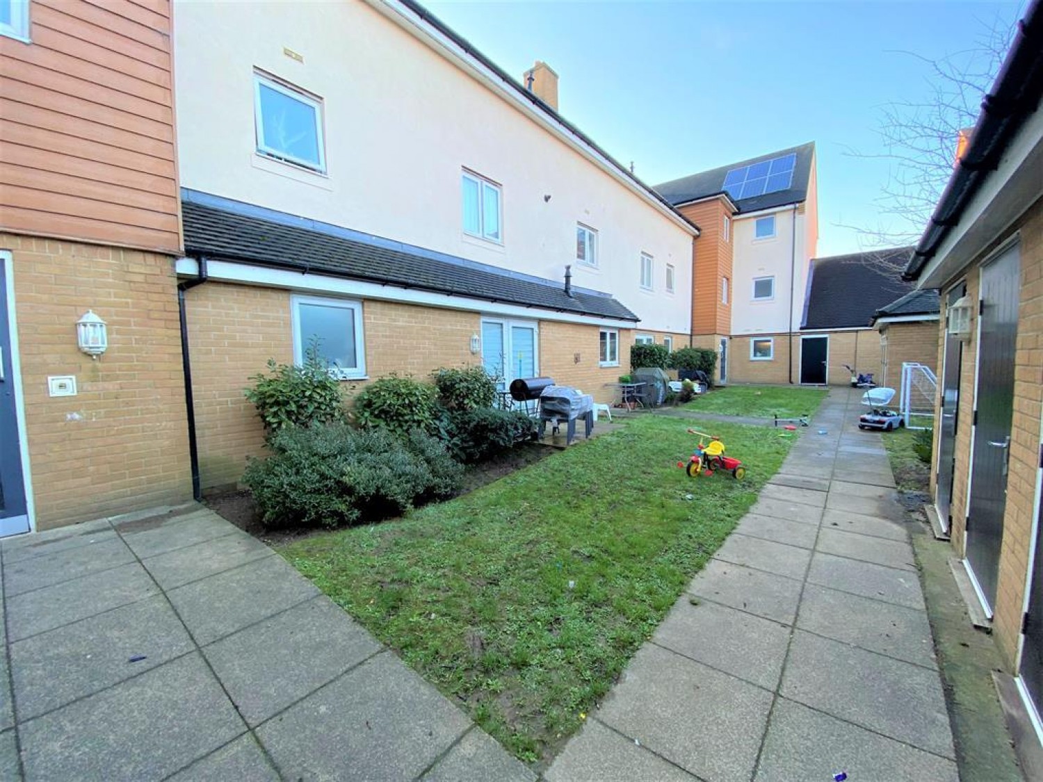 Seafox House, Albacore Way, Hayes, UB3 2FQ