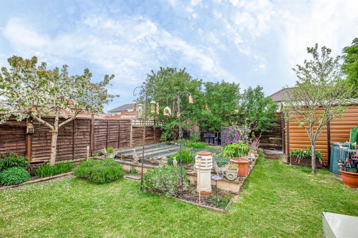 West Walk, Hayes, UB3 3JH