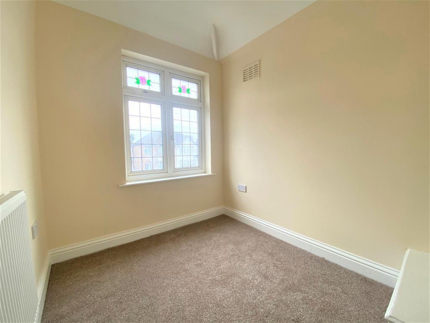 Glamis Crescent, Hayes, Middlesex, UB3 1QB