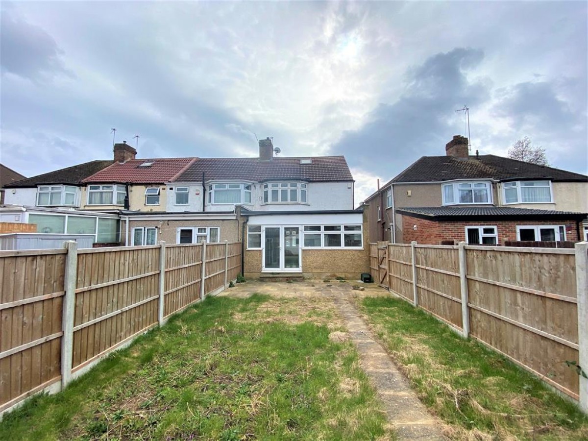 Glamis Crescent, Hayes, Middlesex, UB3 1QB