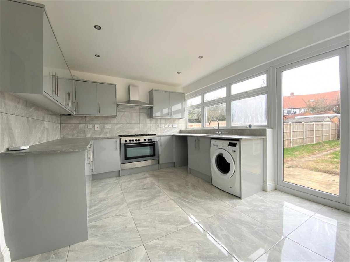 Glamis Crescent, Hayes, Middlesex, UB3 1QB