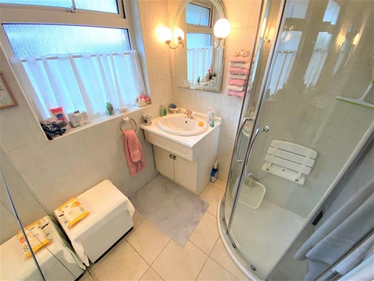 Wentworth Crescent, Hayes, Middlesex, UB3 1NR