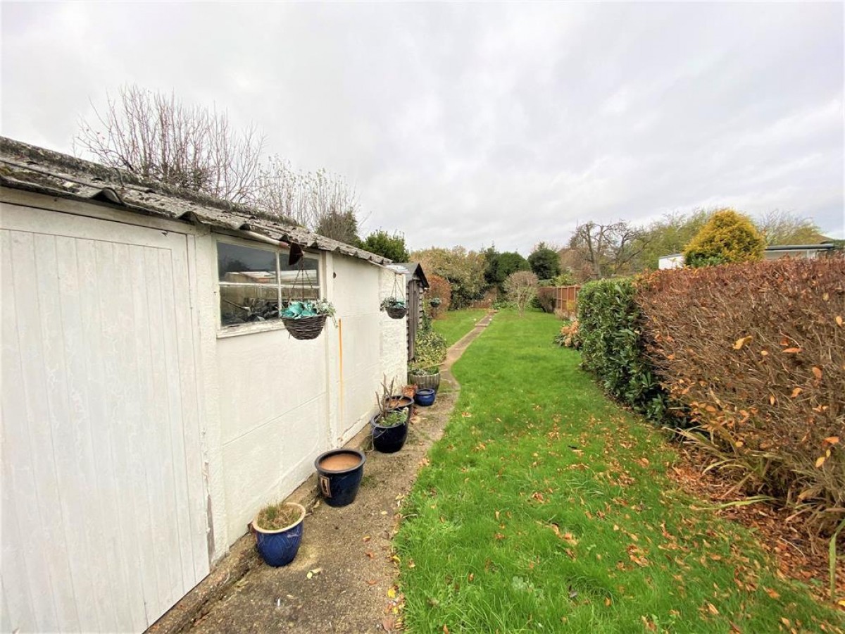 Wentworth Crescent, Hayes, Middlesex, UB3 1NR