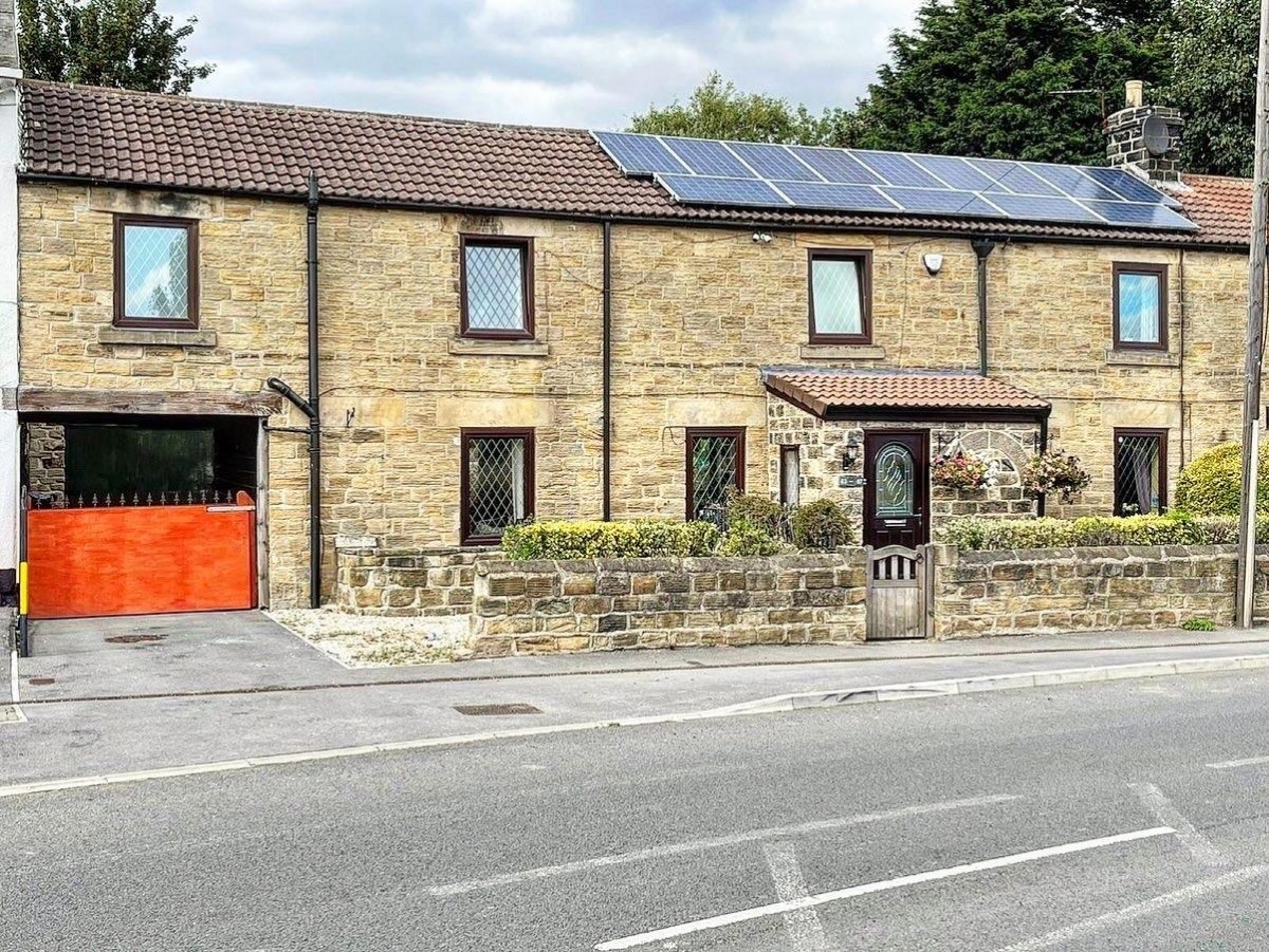 Dearne Hall Road, Barugh Green, Barnsley, S75 1LX