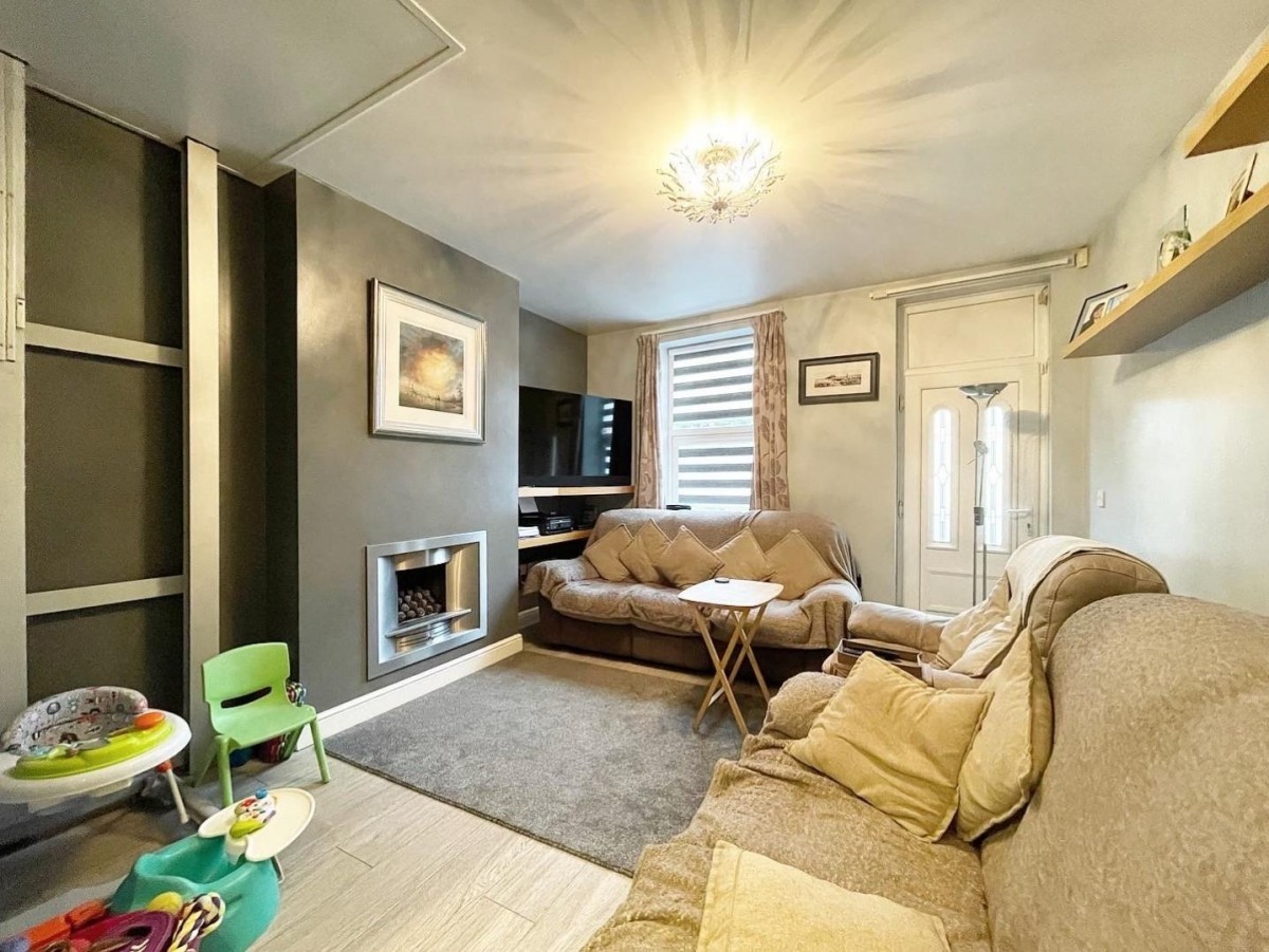 Main Street, South Hiendley, Barnsley, S72 9BU