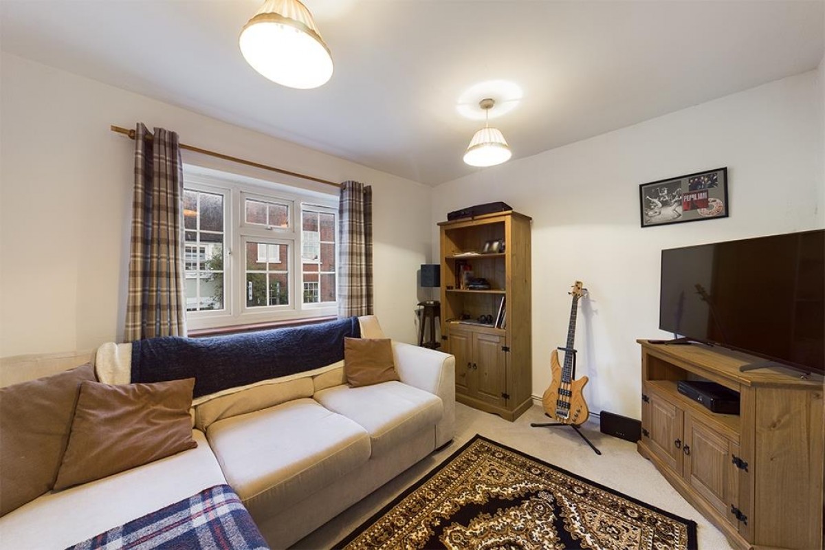 High Street, Botley - Virtual Viewing Link Attached