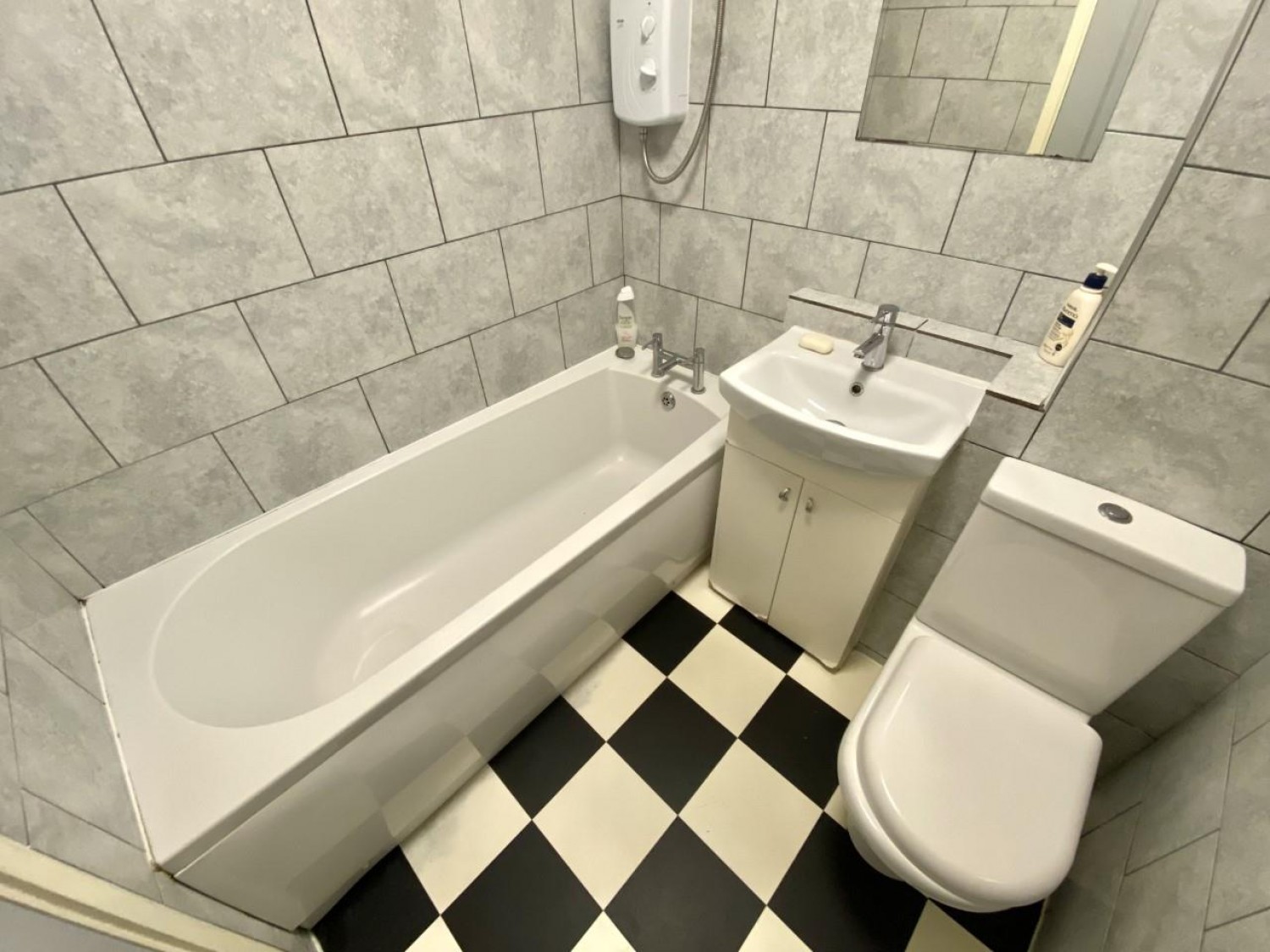 Landseer Court, Raeburn Road, Hayes, UB4 8PL