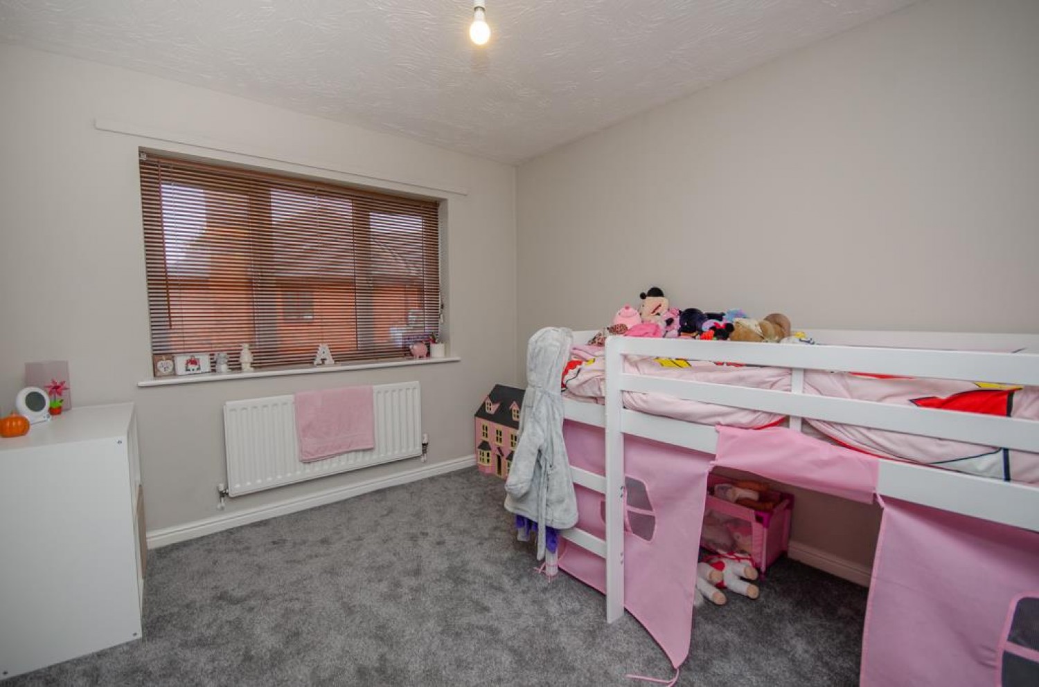 Colliers Break, Emersons Green, Bristol, BS16 7EB
