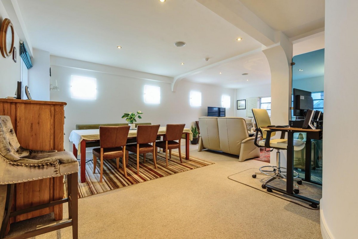 15 Riverview Court, Bridge Street, Hereford, HR4 9BQ