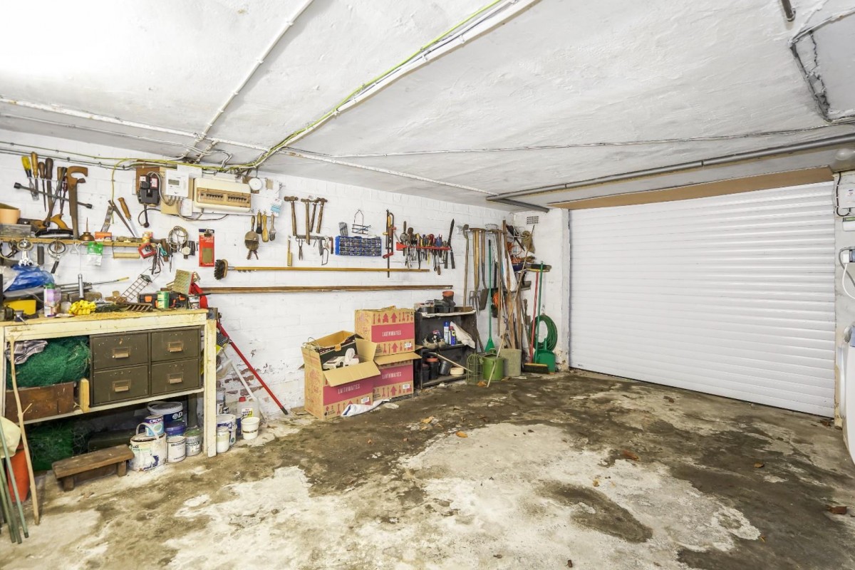 Shaftesbury Avenue, Roundhay, Leeds