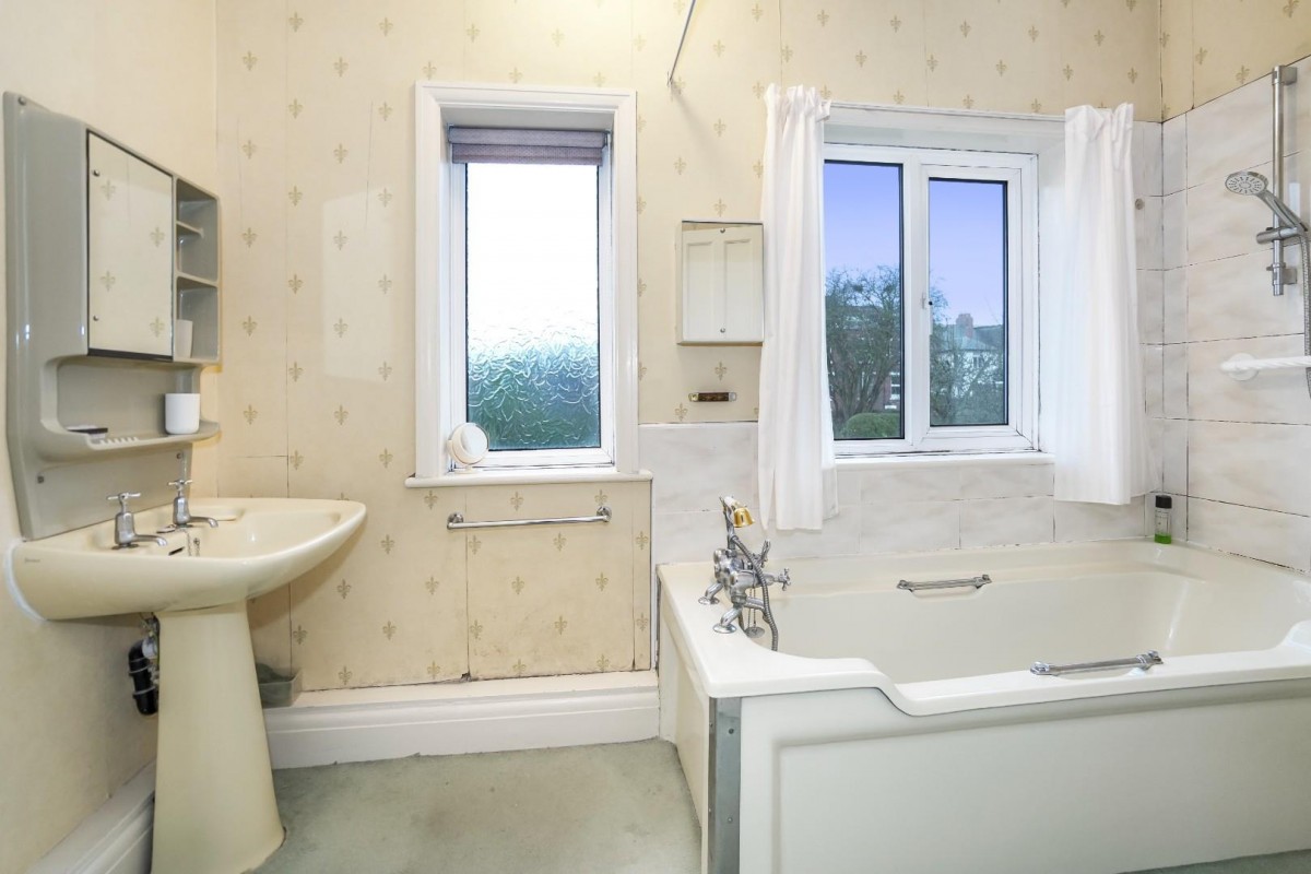 Shaftesbury Avenue, Roundhay, Leeds