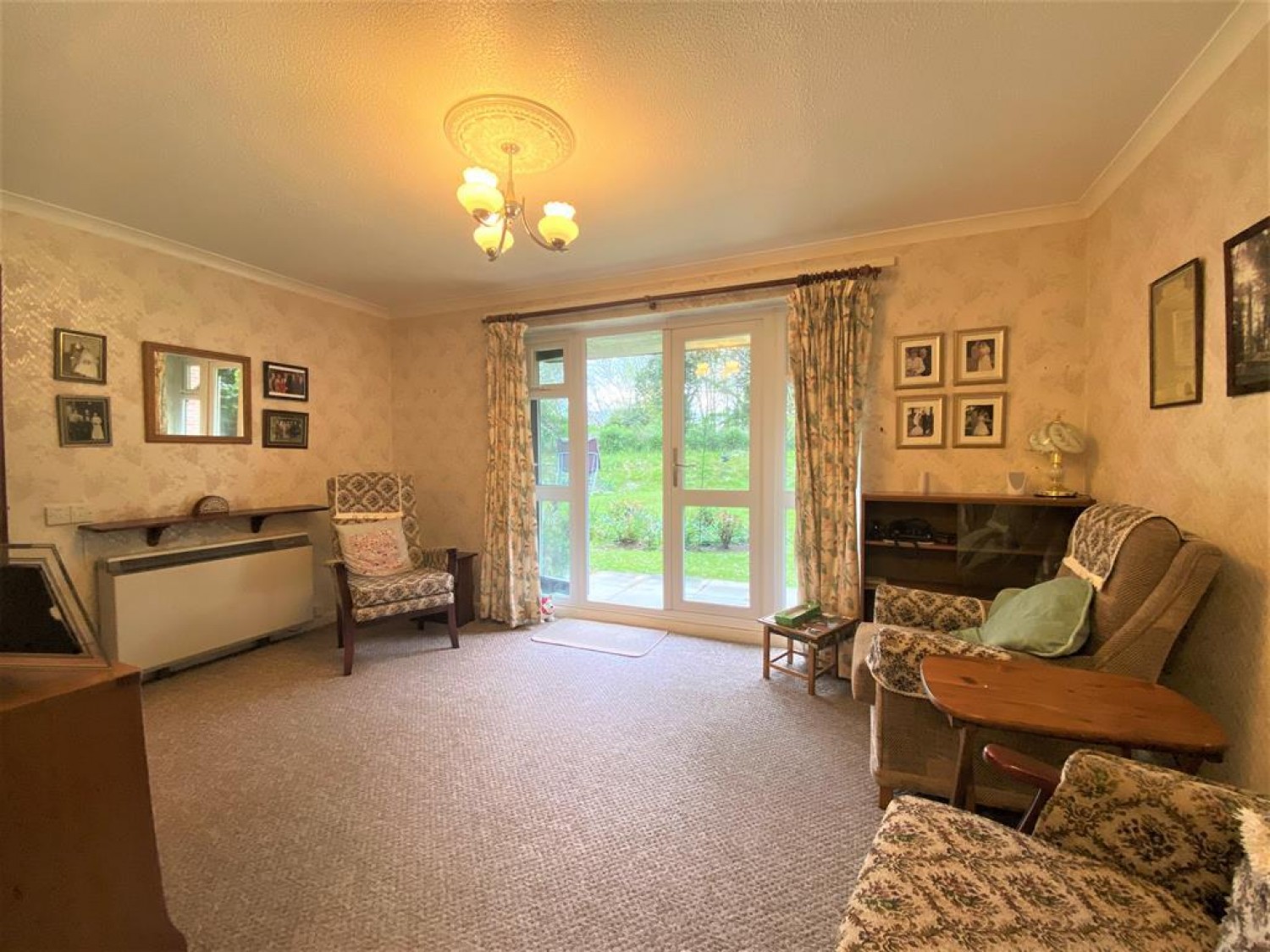 Westcombe Lodge Drive , Hayes, UB4 8HQ