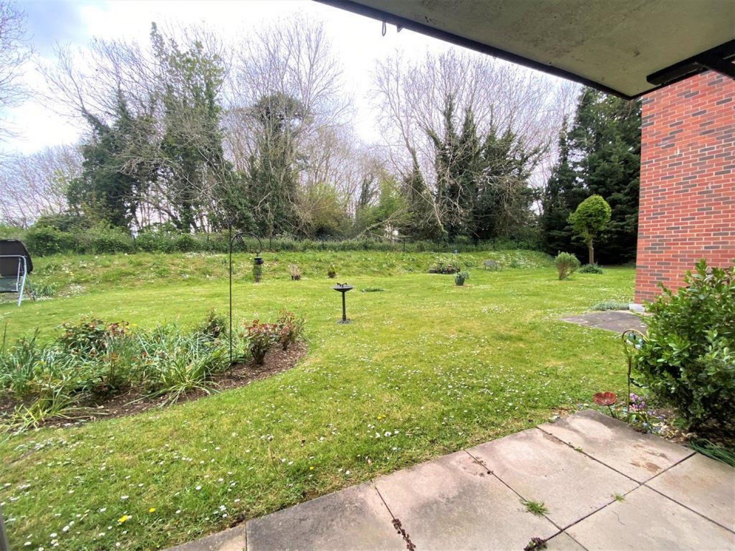 Westcombe Lodge Drive , Hayes, UB4 8HQ