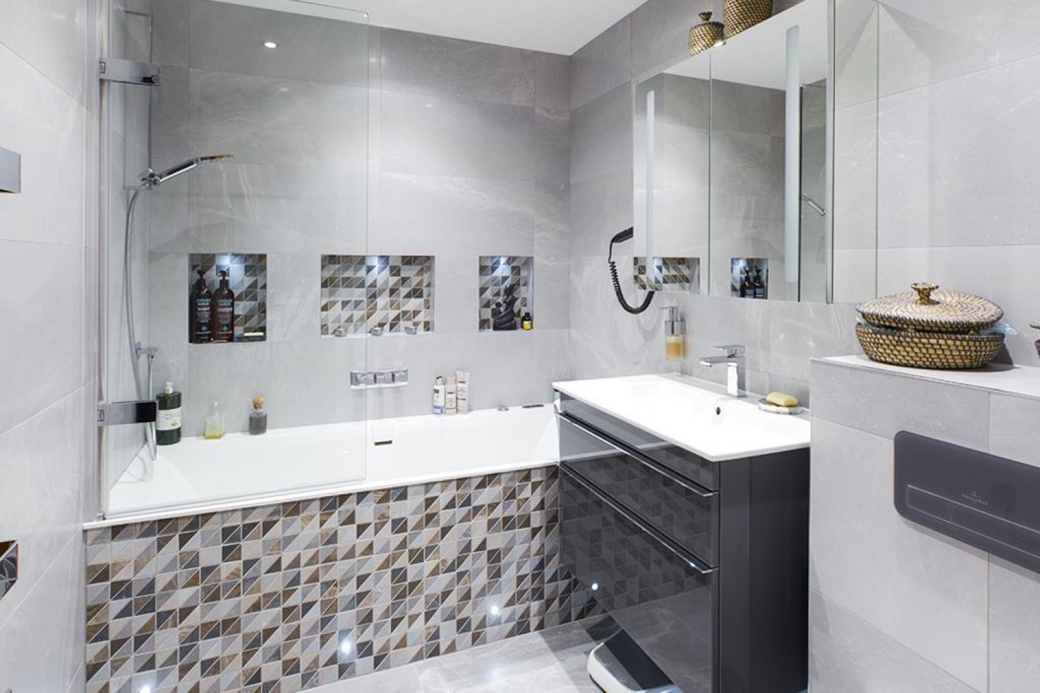 Sundowner, Ocean Village - Offered Furnished