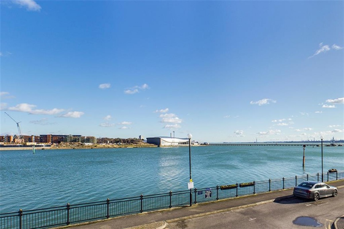Pacific Close, Southampton