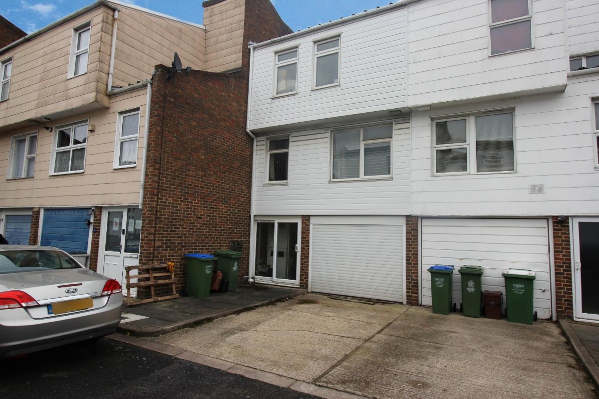 St Martins Close, DA18 4DZ