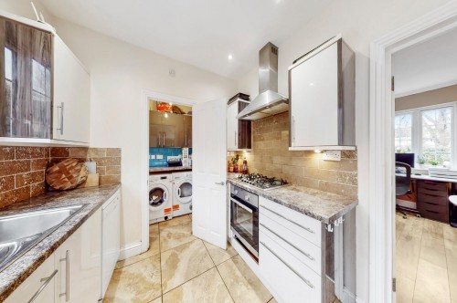 Lionel Road North, Brentford