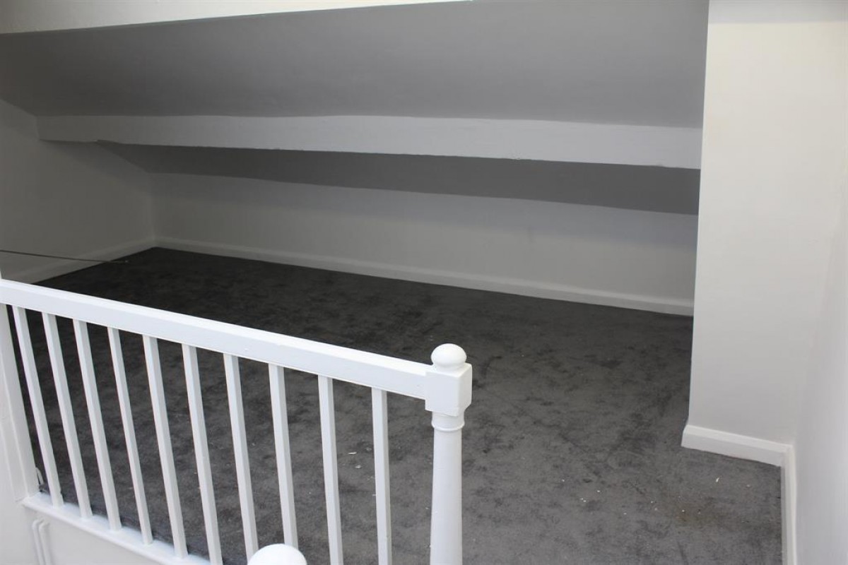 Soothill Lane, Batley, West Yorkshire, WF17 6NE