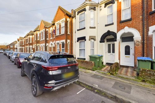 Shakespeare Avenue - Gas, Water & Electric Included