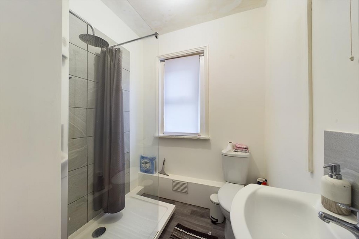 Shakespeare Avenue - Gas, Water & Electric Included