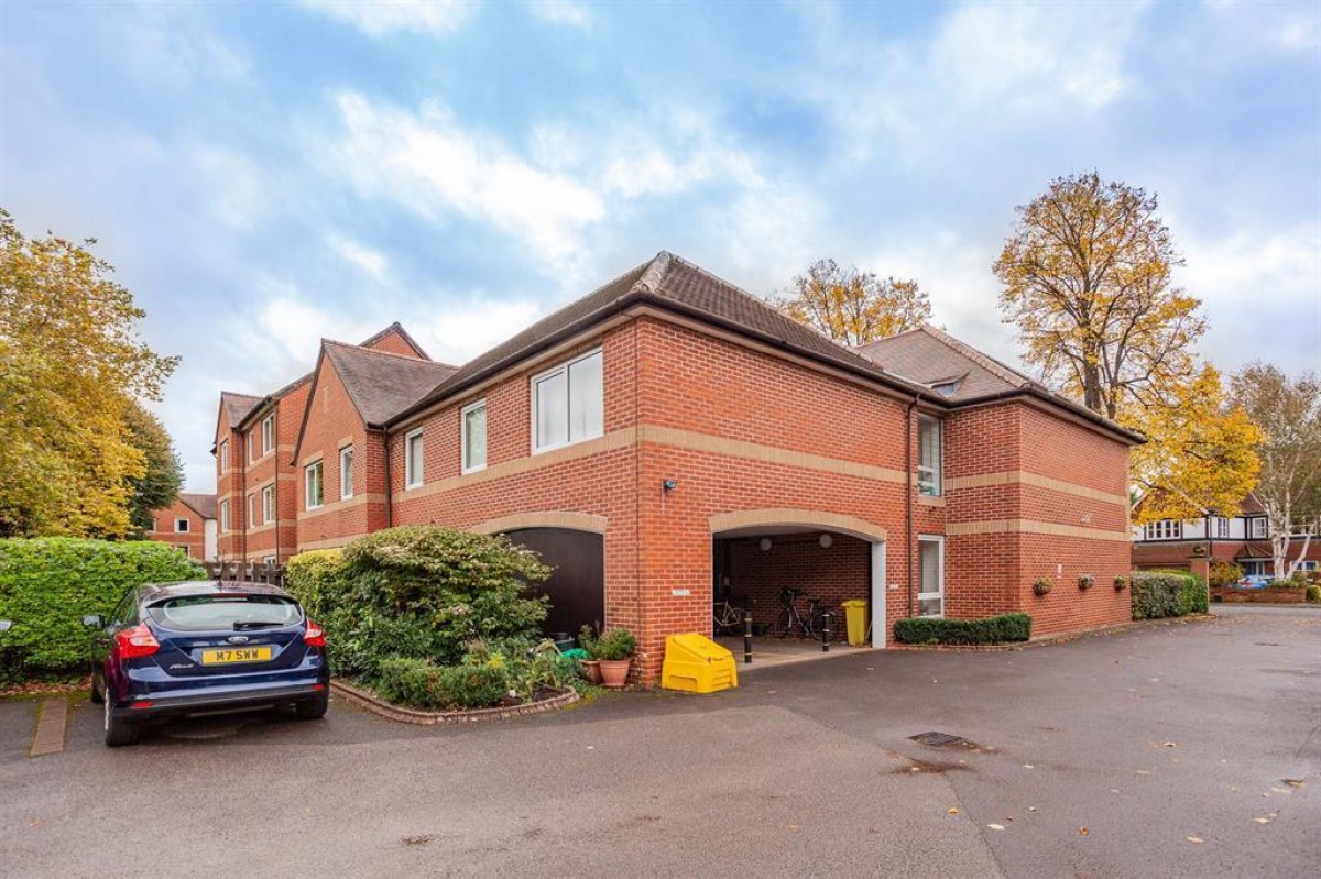 Diamond Court ,153 Banbury Road, OX2 7AA