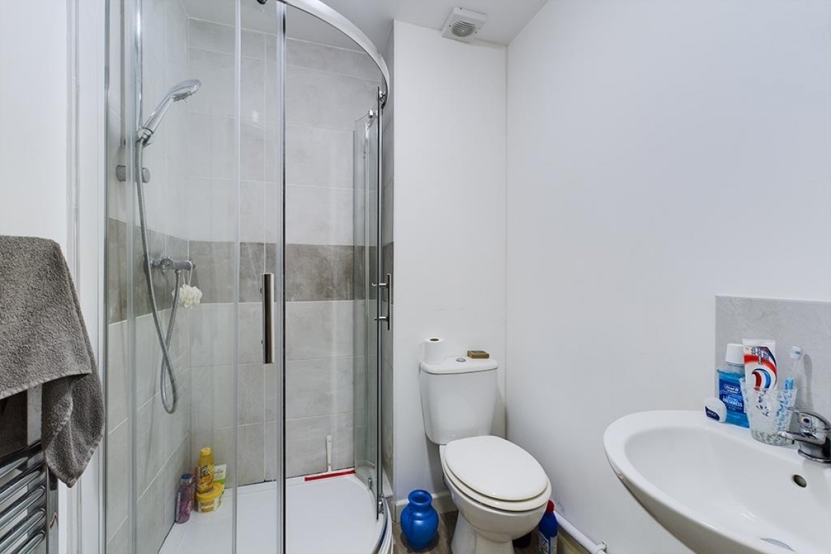 Eastleigh - Virtual Tour Link & Floorplan Attached