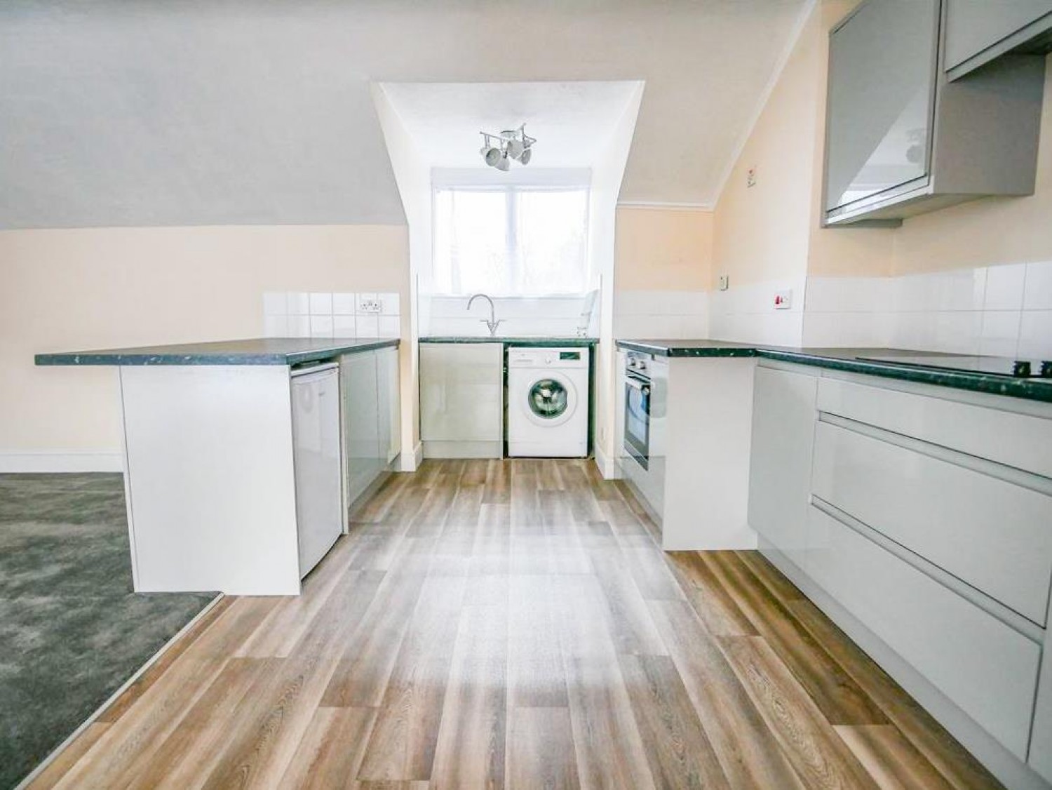 Bath Road, Brislington, Bristol, BS4 3LE