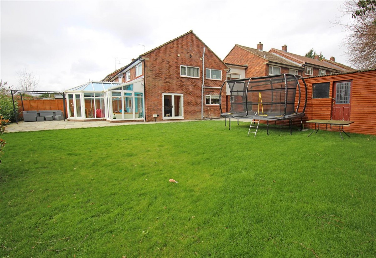 Harrowdene, Stevenage, SG2 9JE